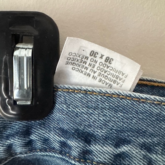 LEVI’S 501 ORIGINAL FIT MEN'S JEANS STRAIGHT LEG BUTTON FLY 38x30 - Picture 4 of 5